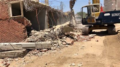 إزالة 4 حالات تعدٍّ على الأراضي الزراعية بالشرقية