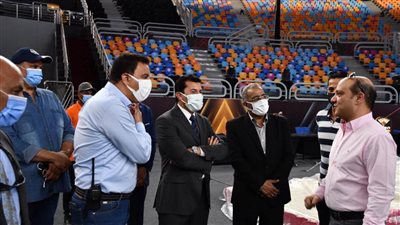 استعداداً لانطلاق كأس العالم للجمباز.. وزير الشباب يتفقد ستاد القاهرة الدولي