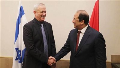 بتوجيهات رئاسية.. اللواء عباس كامل يبحث مع وزير الدفاع الإسرائيلي قضية الأسرى والمفقودين وتحقيق السلام 