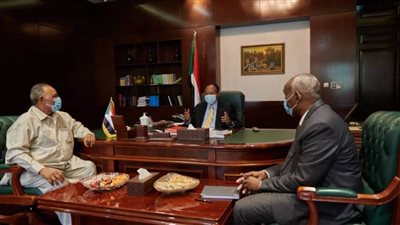 رئيس وزراء السودان يناقش مع رئيس حركة تحرير كوش مسار الشمال