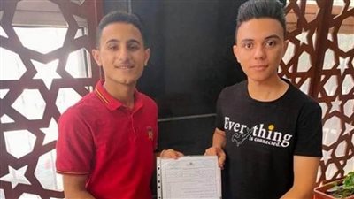 طالبان يسجلان براءة اختراع لري الأرض بالهاتف المحمول بسوهاج