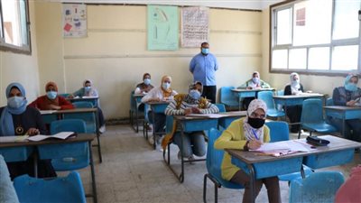 أكثر من 103 آلاف طالب وطالبة يؤدون امتحانات الشهادة الإعدادية بالبحيرة