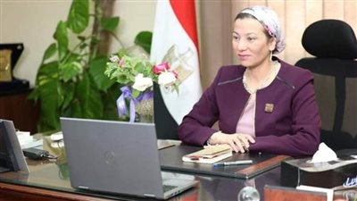 وزيرة البيئة توجه بوضع إطار عام إستراتيجي للجنة الوطنية لمكافحة التلوث البحرى بالزيت 