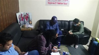 لليوم الثالث.. المواطنون يتوافدون على مقر الحركة الوطنية بالإسماعيلية لتلقي لقاح كورونا