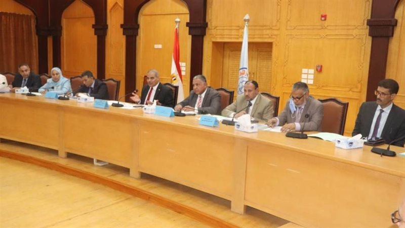 اجتماع لجنة خدمة