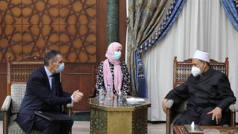 الامام الاكبر وسفير