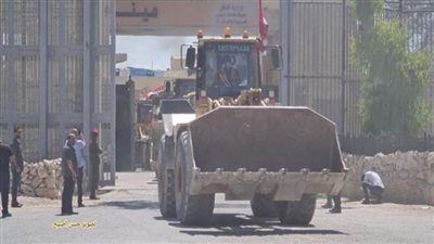 بتوجيهات من الرئيس السيسي.. معدات هندسية وأطقم مصرية تعبر منفذ رفح لإزالة الأنقاض وركام المنازل المهدمة