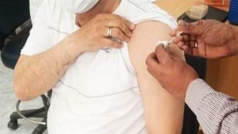 رئيس مركز ملوى يتلقى