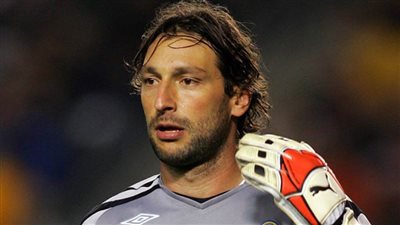 حارس آرسنال الأسبق يكشف كواليس مفاوضات الأهلي لضمه