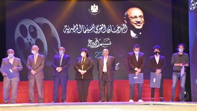 وزيرة الثقافة تستعرض نشاط 