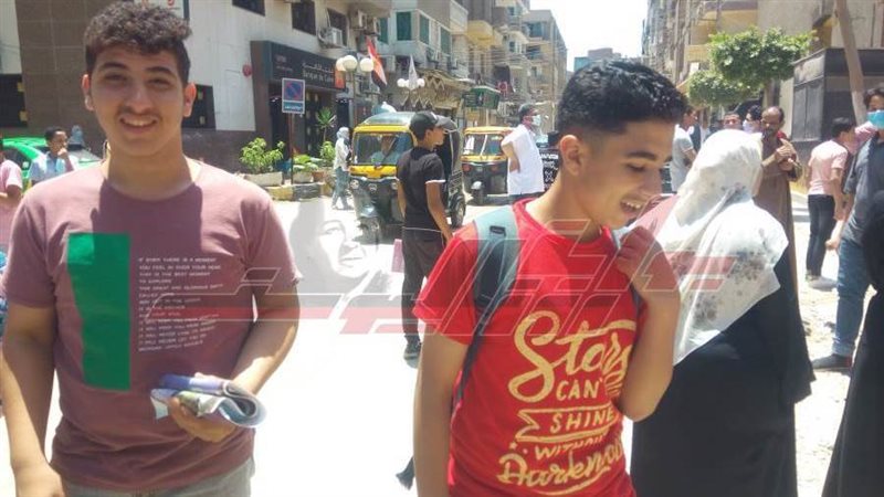 طلاب الشهادة الاعدادية