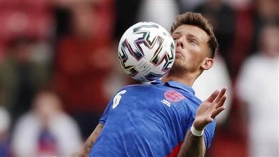 مدافع برايتون بديلاً لألكسندر أرنولد المصاب في قائمة إنجلترا لـ