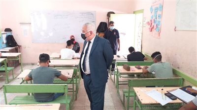 مدير التعليم بالإسكندرية يتابع سير الامتحانات التعليم الأساسي والدبلومات