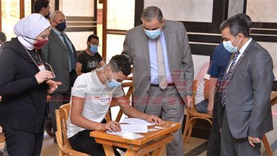 الدسوقي: يتفقد إمتحانات الآداب والتجارة والثروة السمكية بجامعة كفر الشيخ
