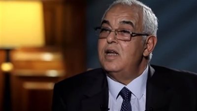 حكم ببراءة وزير الري الأسبق في قضية أراضي العياط