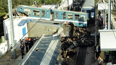 ارتفاع عدد ضحايا حادث تصادم قطارين في باكستان ليصل الى 63 قتيلا