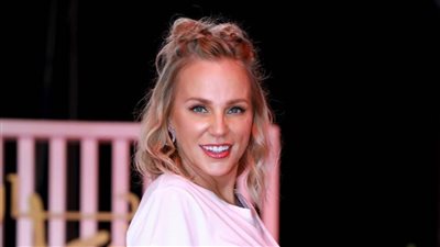 ماذا تفعل شيرين رضا مع هند صبري في 