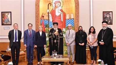 البابا تواضروس يستقبل وفدا برلمانيا فرنسيا بالمقرالباباوي 