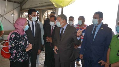  محافظ المنيا يصطحب متدربي البرنامج الرئاسي في جولة داخل 