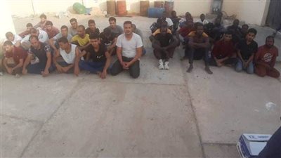 عاجل| أول صورة لمختطفين بينهم ١٣ مصريا حررهم الجيش الليبي من الخاطفين