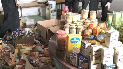 أسوان: إعدام 556 كيلو جرام مواد غذائية منتهية الصلاحية خلال حملة صحية