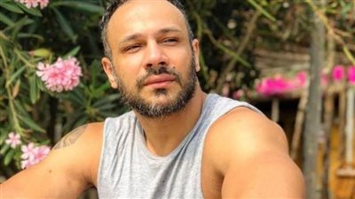 محمد عطية يحذر من النصب على فنانات لبنانيات باسمه