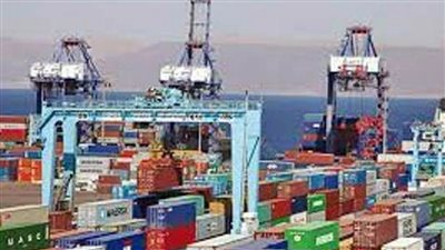 تحصيل 5.5 مليون جنيه فرق ضرائب على النولون البحري بجمارك السويس