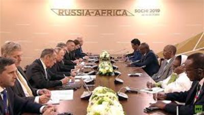 البرهان يهنئ بوتين بالعيد الوطني لروسيا