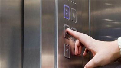 إنقاذ 3 أطفال تعطل بهم مصعد نصف ساعة في سوهاج