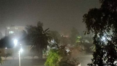 شبورة ترابية تضرب واحة الفرافرة بالوادى الجديد الآن