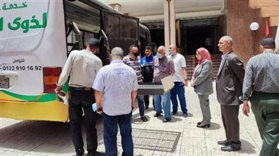 محافظة الشرقية تنقل تجربتها في تصنيع وتشغيل ميني باص لذوي الهمم إلى محافظة الغربية 