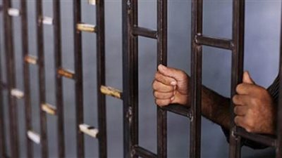 القبض على طالب ابتز فتاة بنشر صور مقابل مبالغ مالية في سوهاج