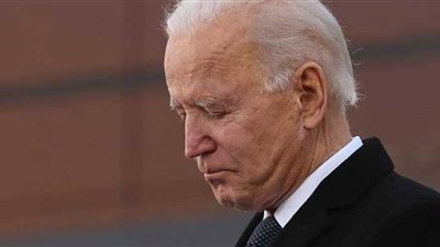 بايدن يخرق البروتوكول في بريطانيا 