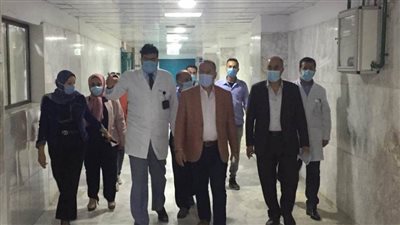 وكيل الصحة بالدقهلية يتفقد عناية الكلى بالمستشفى الدولي