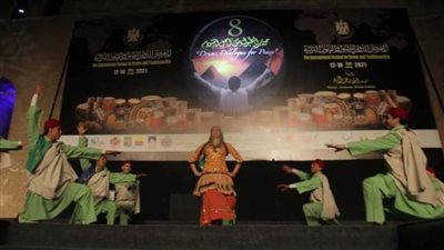 فرقة رضا للفنون الشعبية تضيء ليالي مهرجان الطبول والفنون التراثية بالقلعة