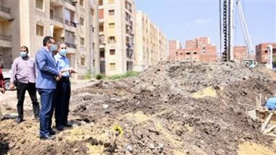 محافظ الغربية يتفقد أعمال الحفر بمشروع الإسكان الاجتماعي بالعجيزي