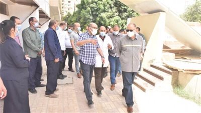 محافظ أسيوط يتفقد مستشفى الصدر ويتابع منظومة الأكسجين