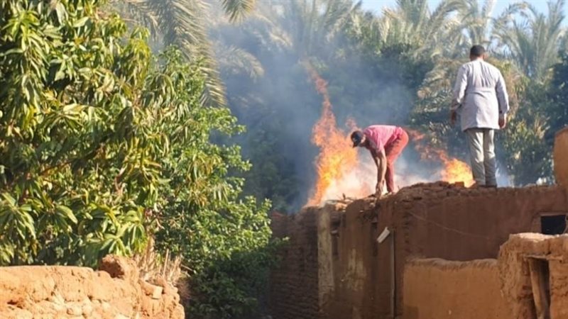 نشوب حريق بمزرعة