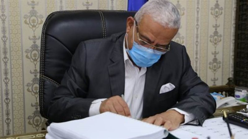 محافظ السويس يعتمد