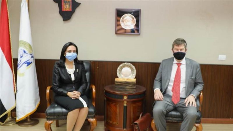 مايا مرسي مع السفير