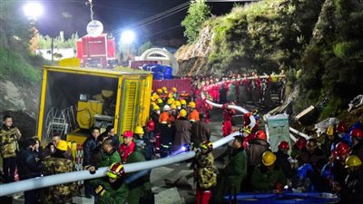 مصرع 11 عاملا إثر حادث فيضان في منجم حديد شمالي الصين