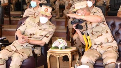  عاجل| وزير الدفاع يشهد المرحلة الرئيسية للمناورة 