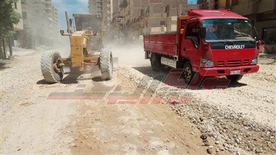 استكمال أعمال الرصف بمدن 