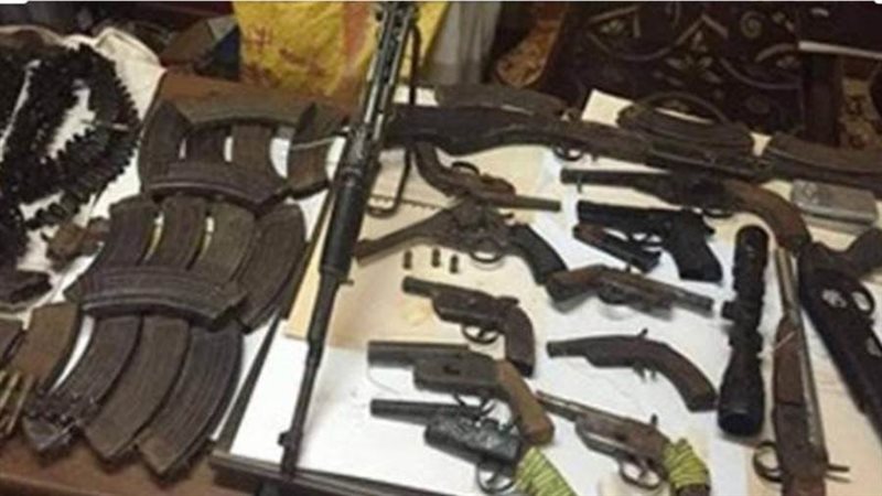 ضبط 185 قطعة سلاح