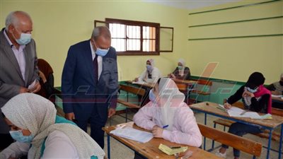 محافظ القليوبية يتفقد امتحانات الدبلومات الفنية بالمدارس