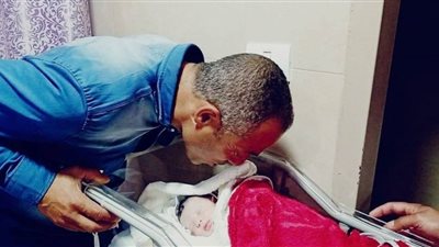 بعد مقتله برصاص الاحتلال.. فلسطيني يرزق بمولودة