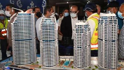 وزير الإسكان يتفقد عددا من المشروعات الجاري تنفيذها بمدينة العلمين الجديدة