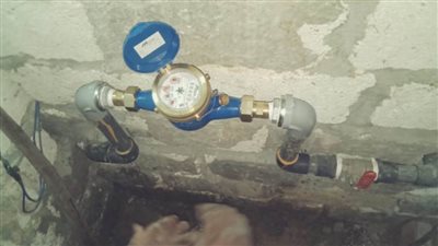 توصيل وتركيب 48 عداد مياه لمحدودى الدخل بالبحيرة