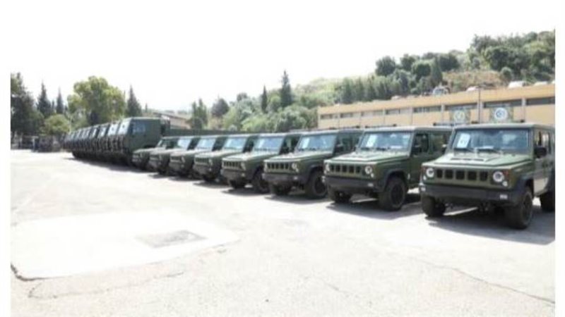 100 آلية عسكرية