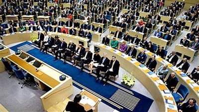 البرلمان السويدي يحجب الثقة عن رئيس الوزراء